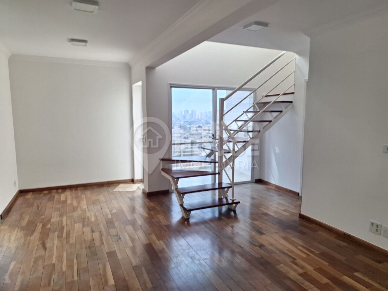 Duplex para locação na Vila Guarani 2 quartos 2 banheiros 1 vaga  perto do metrô