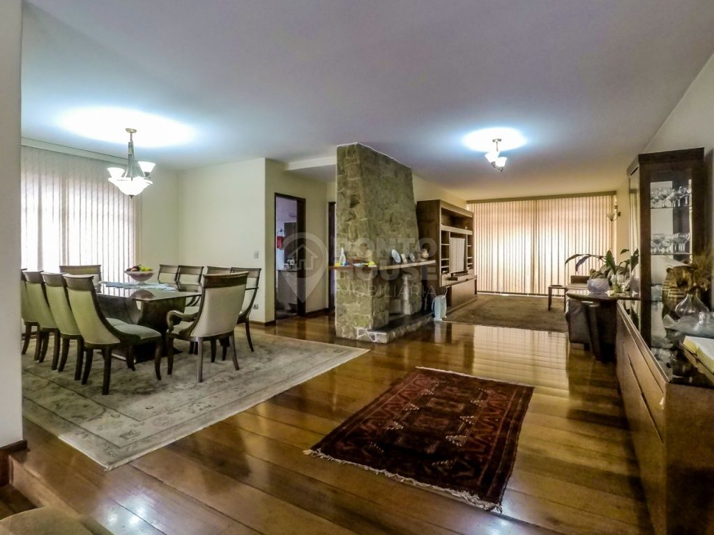 Casa à venda Jardim da Saúde, 4 dormitórios 10 vagas, quintal