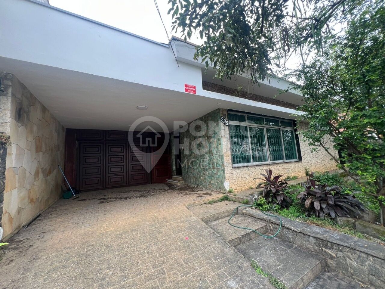 Casa com 342m de area util para venda no Bosque da Saúde.