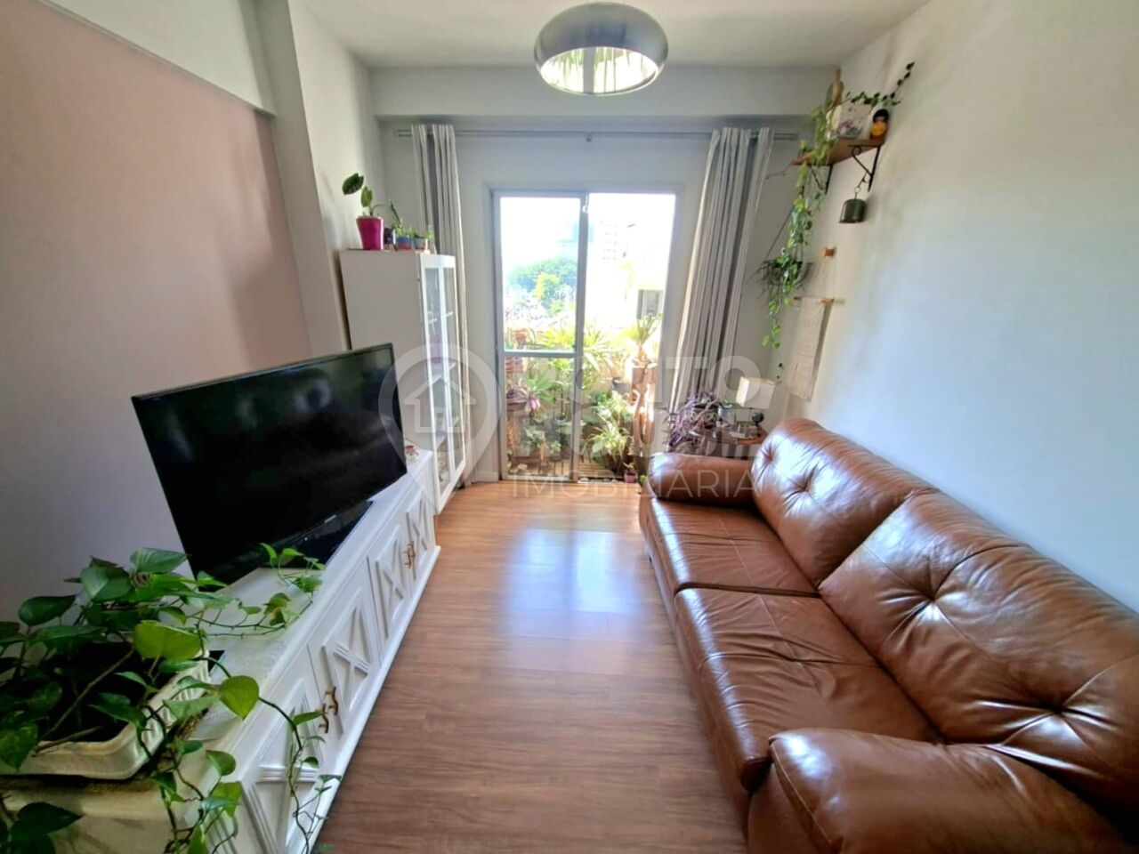 Apartamento de 49m²  um dormitório perto do metrô Saúde uma vaga livre.