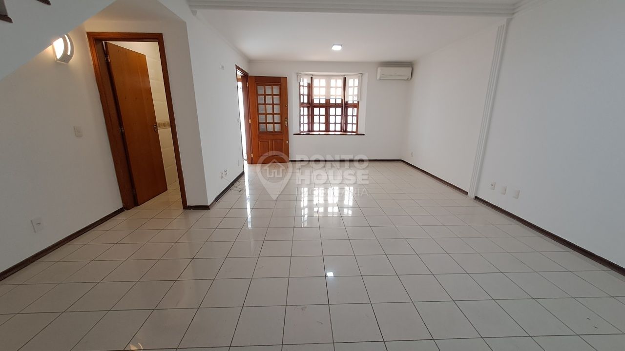 Casa à Venda Planalto Paulista 2 Dormitórios, suíte, 2 vagas, em rua sem saída