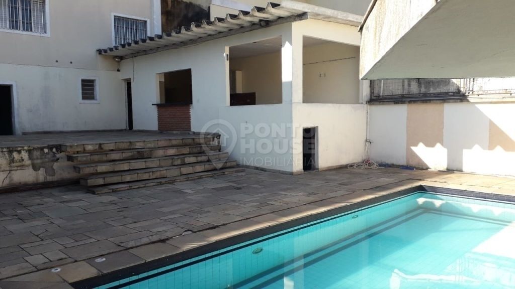 Sobrado à venda no Ipiranga, 4 dormitórios sendo 1 suíte e 2 vagas 