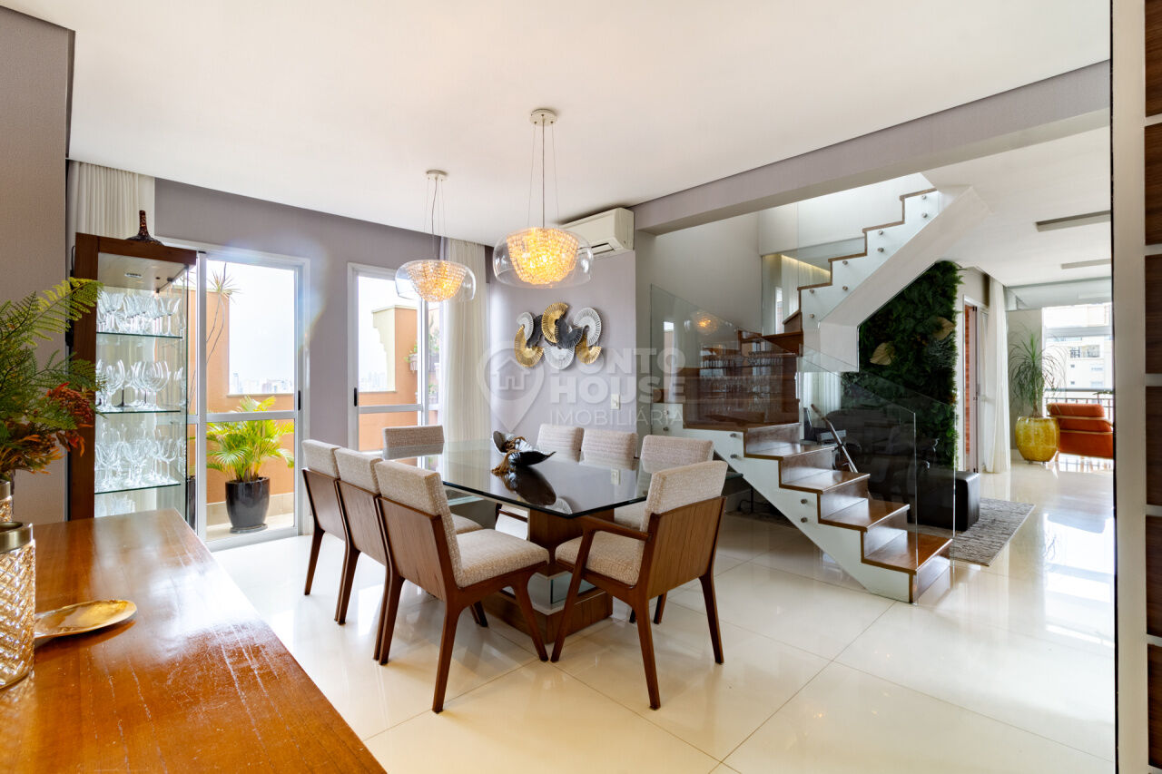 Cobertura à venda no Bairro Ipiranga, 215m², 3 suítes e 4 vagas 