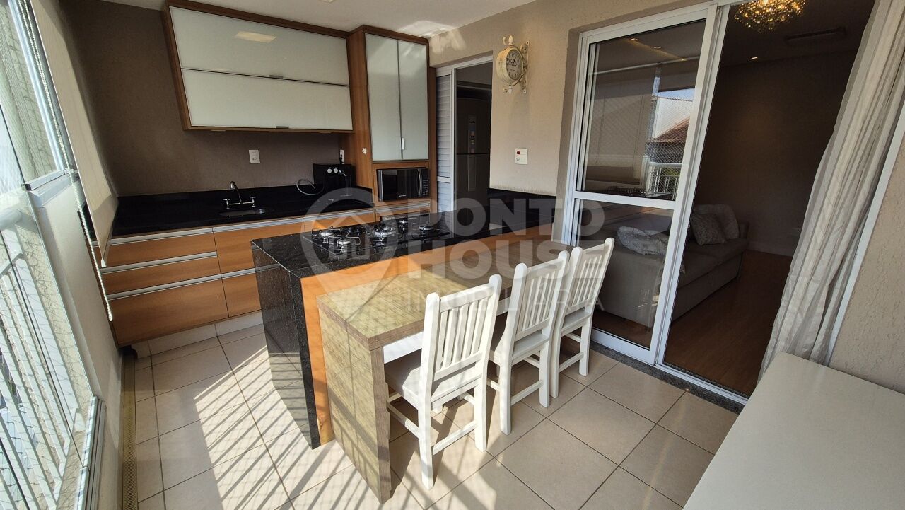 Apartamento mobiliado à venda na Saúde 2 dormitórios, suíte 1 vaga, varanda