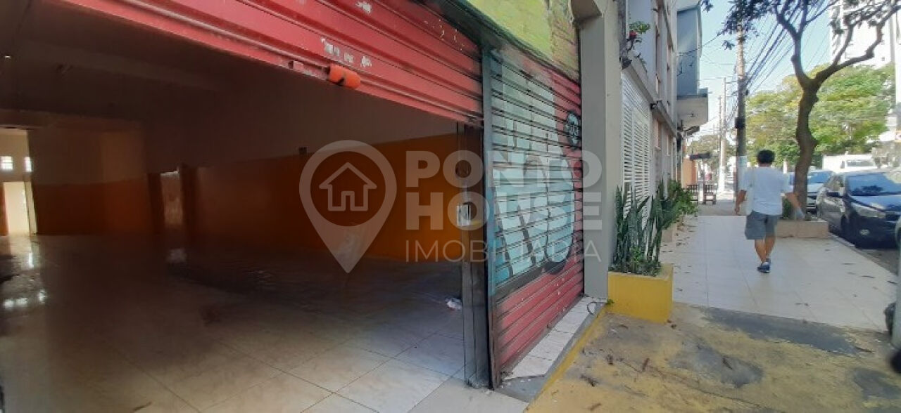 Loja ampla na Chácara Inglesa 135m², pé direito de 3,5m², 2 wc, copa e porta de aço.