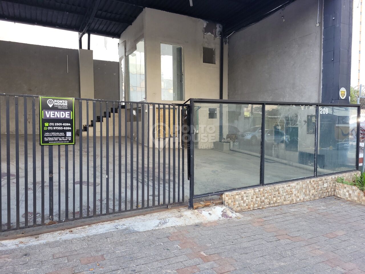Terreno à Venda no bairro Vila Mariana, Esquina, A 450 Metros Metrô Sta Cruz
