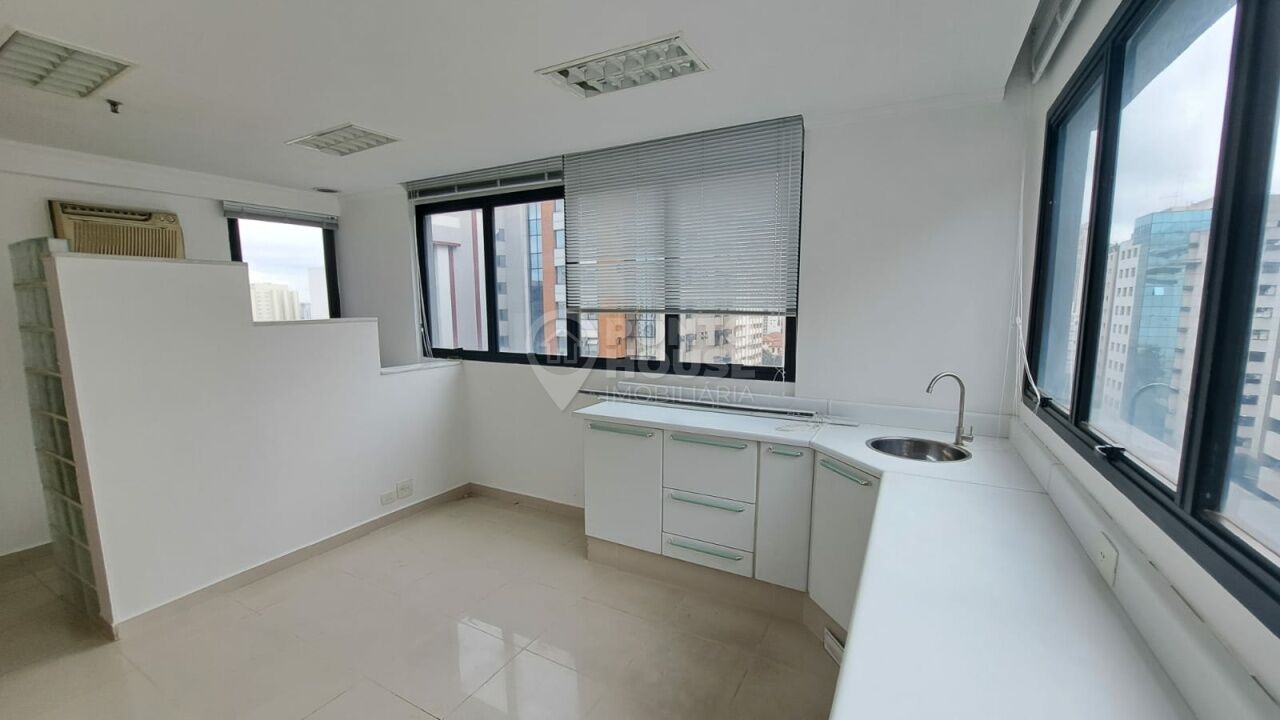 Conjunto comercial à venda na Vila Mariana perto do metro 3 salas 1 vaga 48mts2