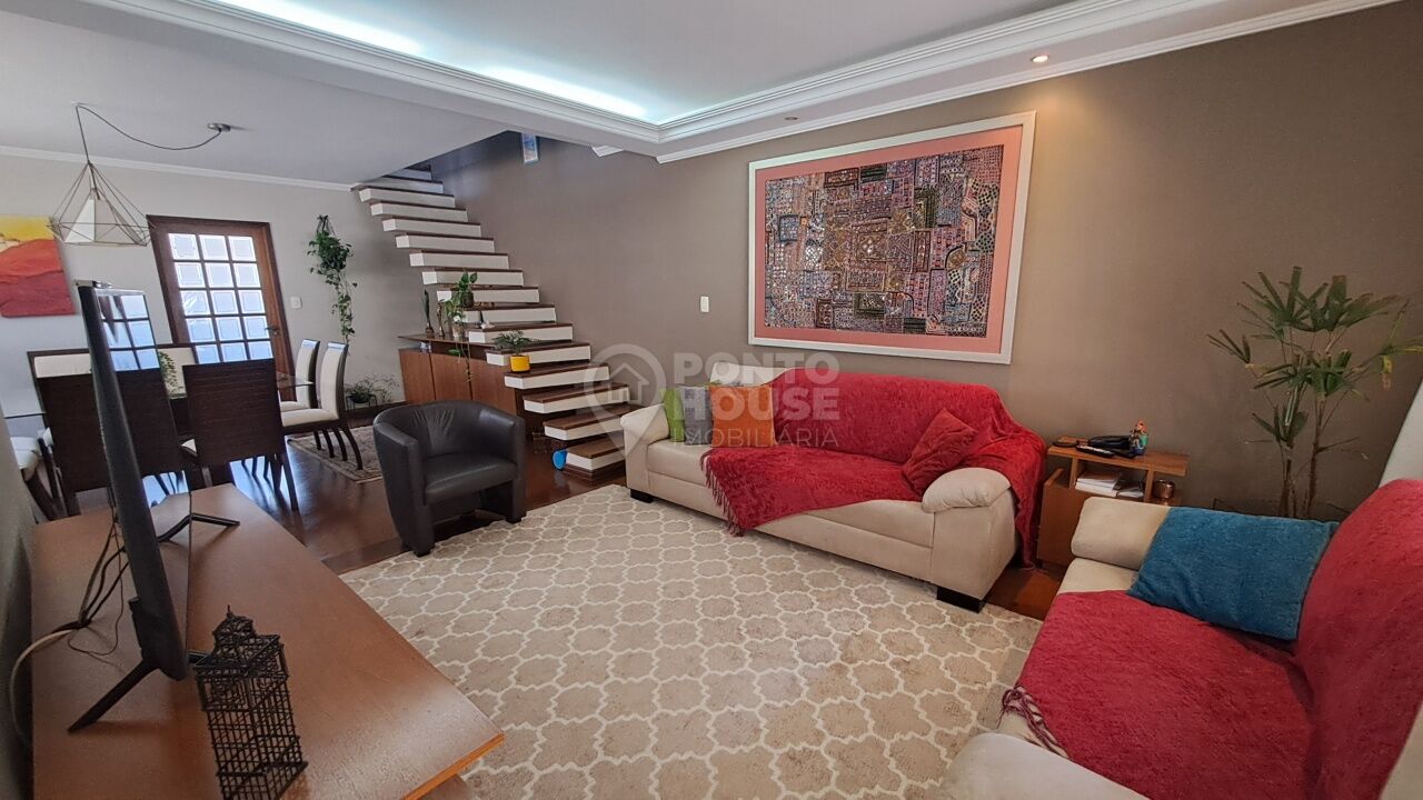 Casa à Venda no Planalto Paulista 3 Dormitórios, 2 Vagas, Ensolarada e Moderna