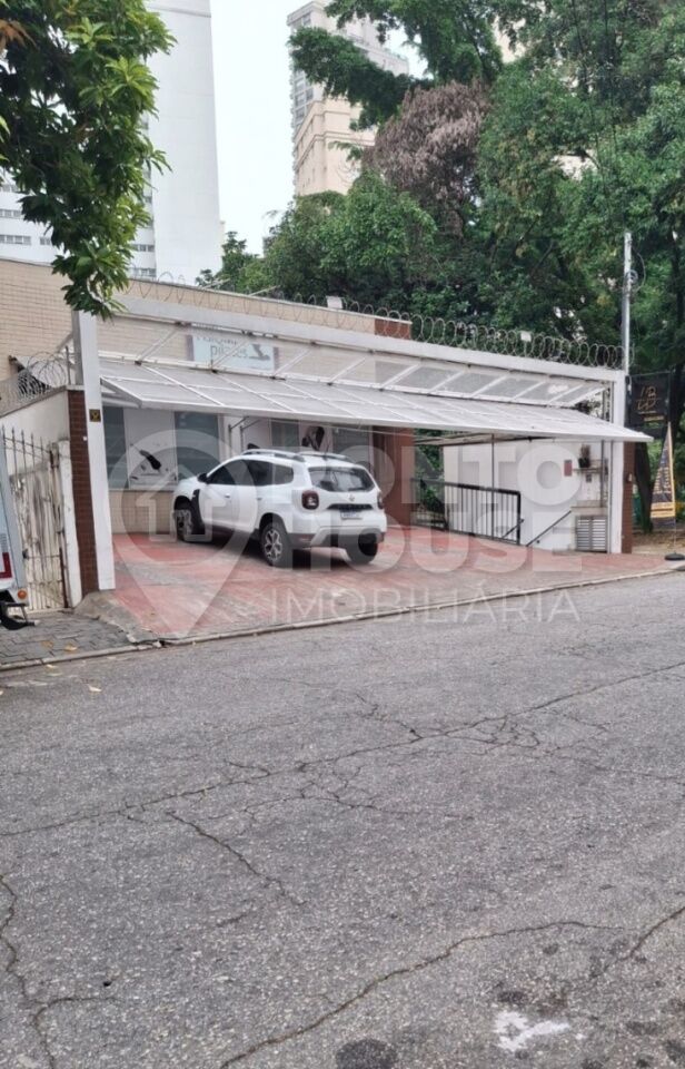 Sobrado comercial à venda na Vila Mariana, 308m², 4 vagas, perto do Metrô