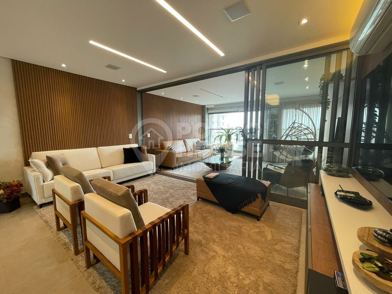 Apartamento à venda na Vila Mariana, próximo do metrô, 3 suítes e 2 vagas