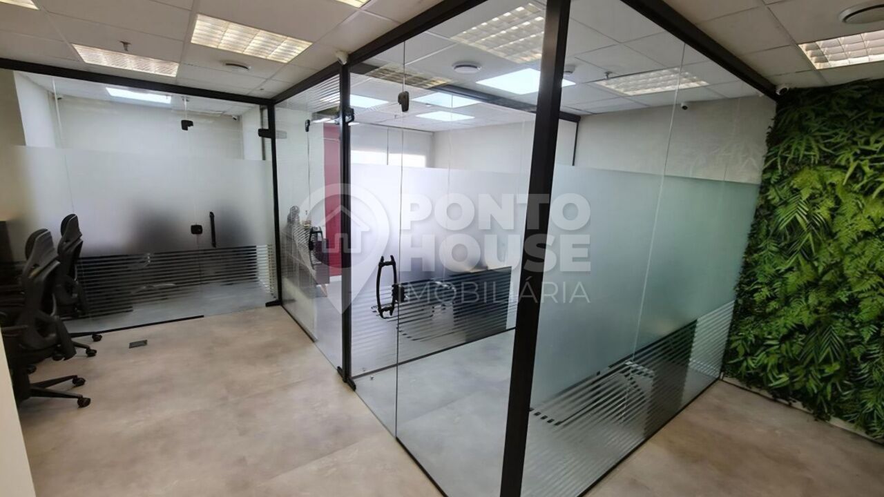 Conjunto Comercial 46m² em Moema ? Mobiliado, Varanda e 1 Vaga