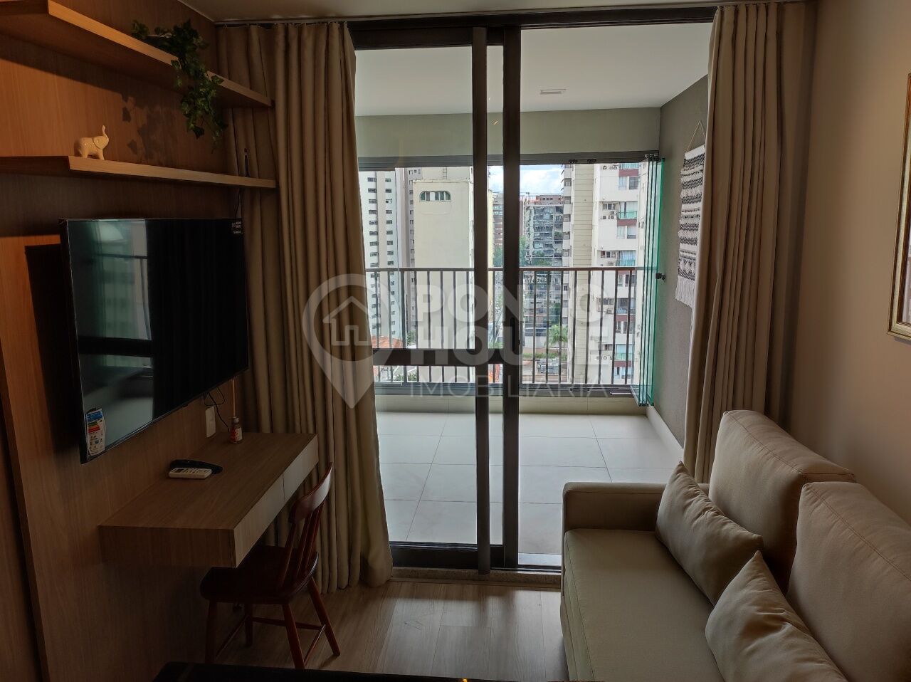 Apartamento mobiliado para locação no bairro Paraíso, 44m², 1 suíte