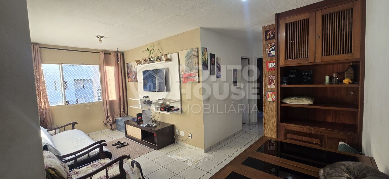 Apartamento à venda no bairro Ipiranga com 2 dormitórios, 1 banheiro e 1 vaga