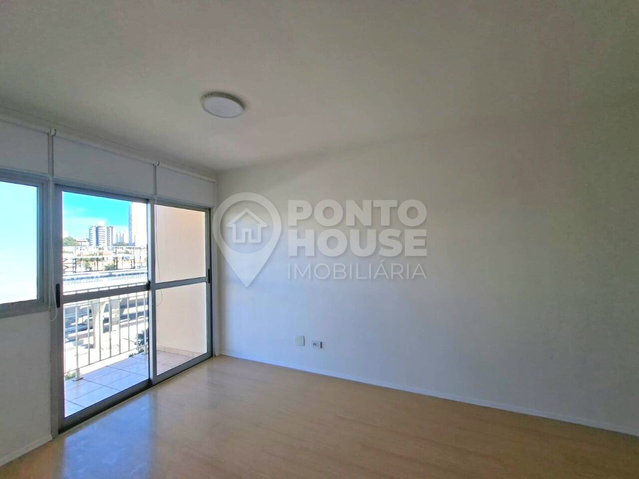 Apartamento à venda, 2 dorm.,1 vaga, Cond. Jardim Aeroporto perto da linha Ouro