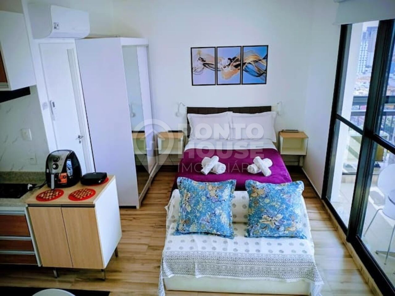 Studio, 36m², mobiliado, com terraço, no bairro da Saúde.