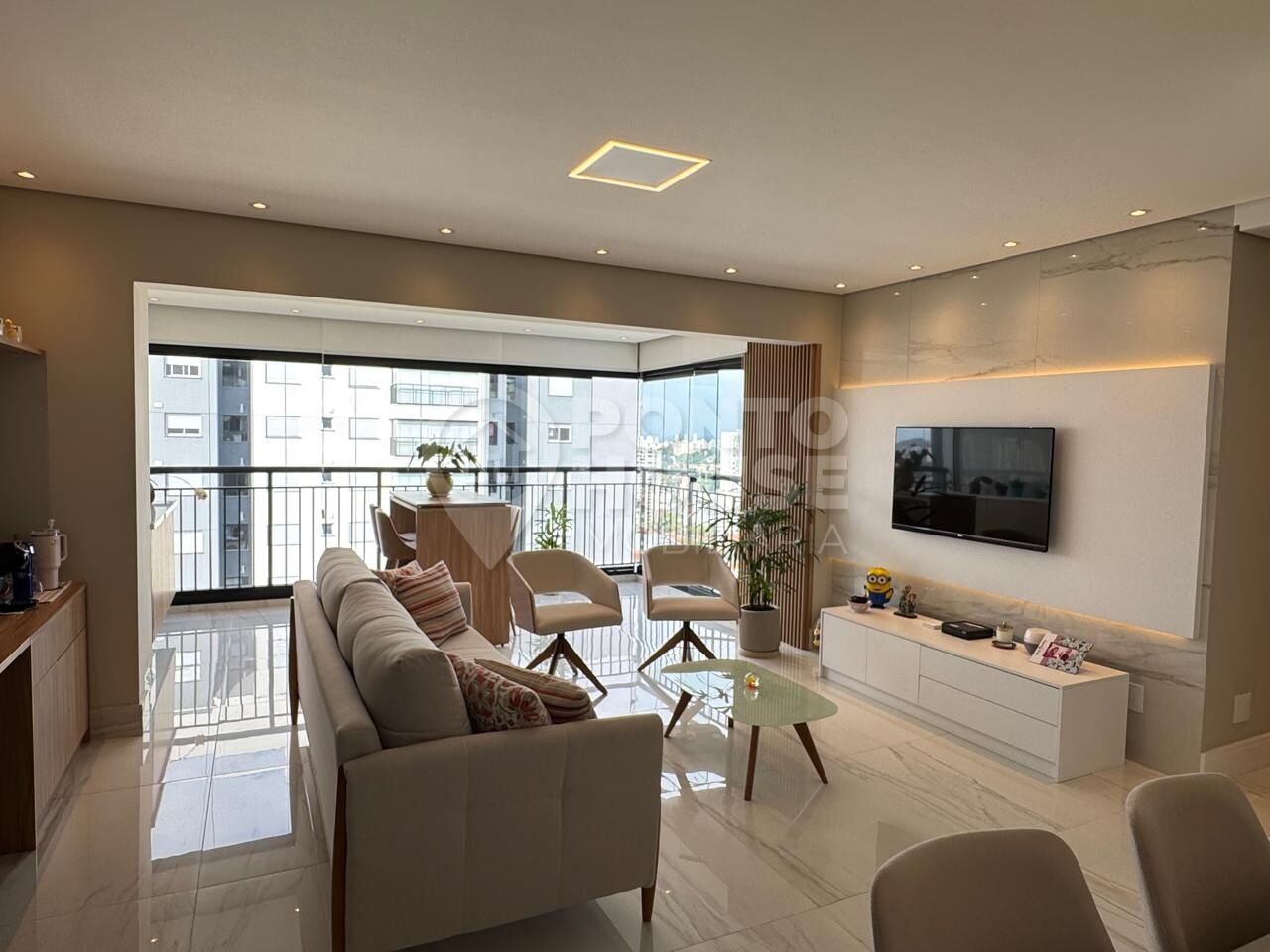 Apartamento de 81 m² à venda com 2 dormitórios e 2 vagas ao lado da Vila Mascote.