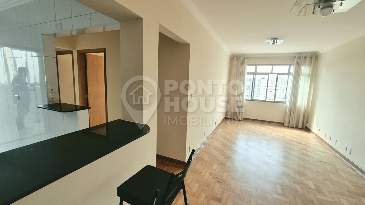 Apartamento à venda no bairro Saúde, 230m do metrô, 2 dormitórios, 1 vaga.