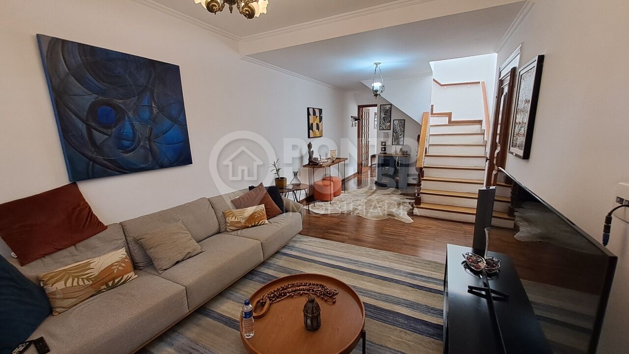 Casa à venda Planalto Paulista, 3 dormitórios, 2 vagas, reformada, ótimo local