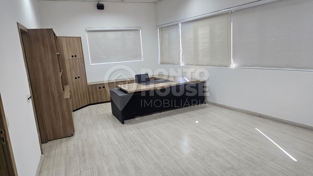 Locação Prédio Corporativo, 1896 m² de área útil, 20 vagas, na Vila da Saúde. 