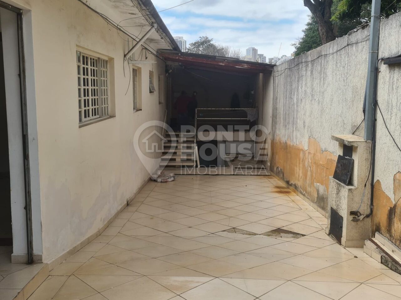 Casa 3 dormitórios, 01 suíte, 2 vagas para locação no Bairro Vila Mariana
