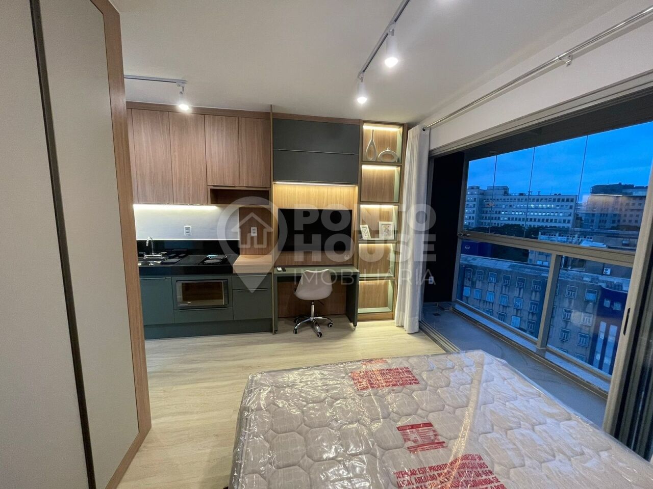 Apartamento para locação, mobiliado, 25 m², em Pinheiros.