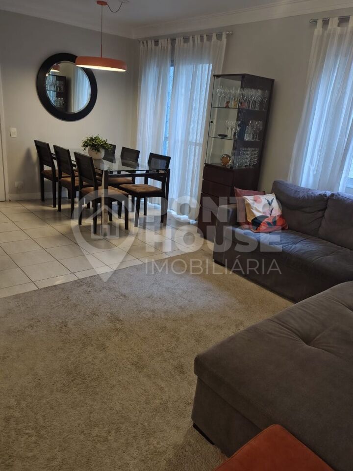 Apartamento à venda Vila Olímpia, 2 dormitórios, 2 banheiros,1 vaga, 65 m² úteis