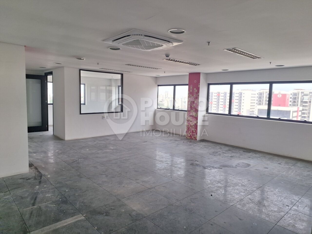Conjunto comercial à venda e locação 2 salas 3 banheiros 2 vagas perto do metrô