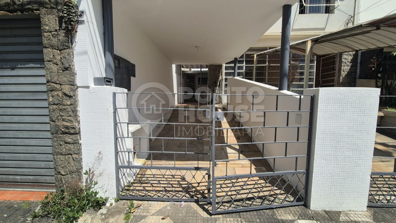 Mirandópolis - Praça da Árvore - Casa de 1 dormitório e 1 vaga de garagem.