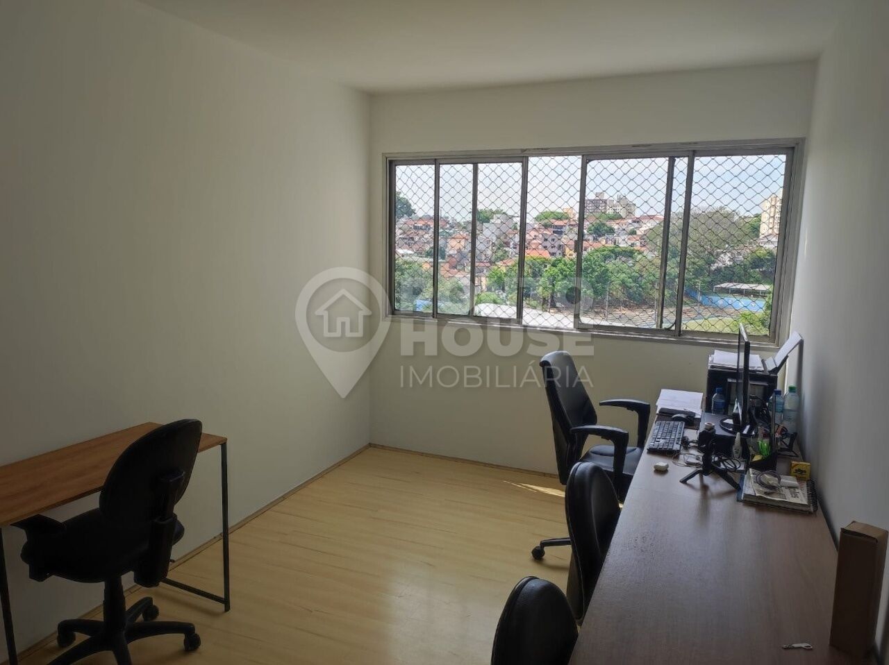 Apartamento com 1 dormitório e 1 vaga para locação na Vila Guarani