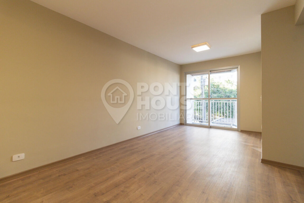 Apartamento reformado à venda na Vila Gumercindo, 59 m², 2 dormitórios e 1 vaga