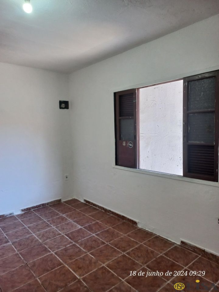 LOCAÇÃO | CASA ASSOBRADADA - Parque Edu Chaves - 1 dormitórios -  Vagas - 50m² - CÓD:EJ4890