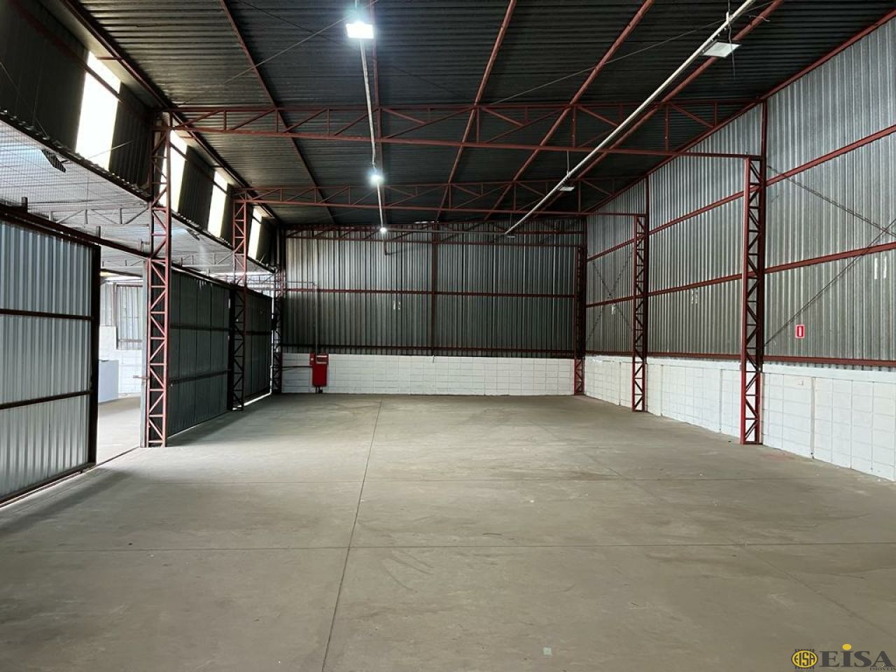 LOCAÇÃO | GALPãO - Parque Novo Mundo -  dormitórios -  Vagas - 300m² - CÓD:EJ5835