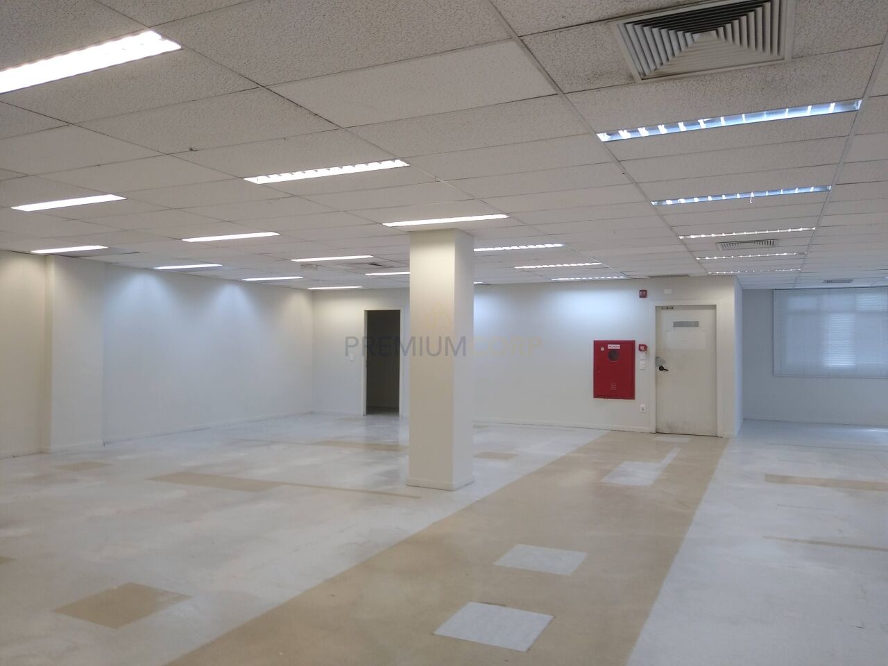 Prédio Monousuário para Locação - Parque Industrial Tomas Edson