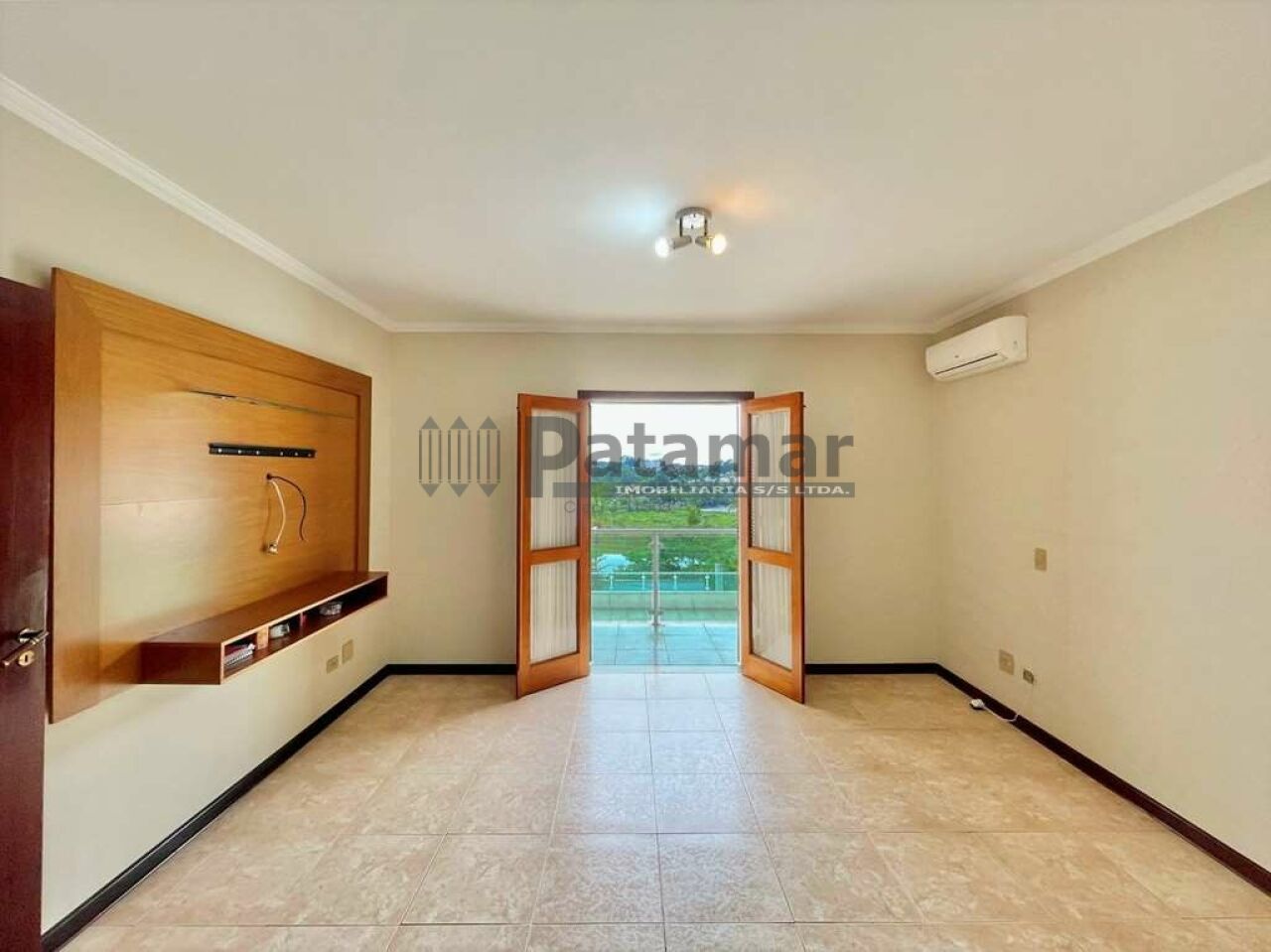 Casa em Condomínio para Venda - Terras do Madeira
