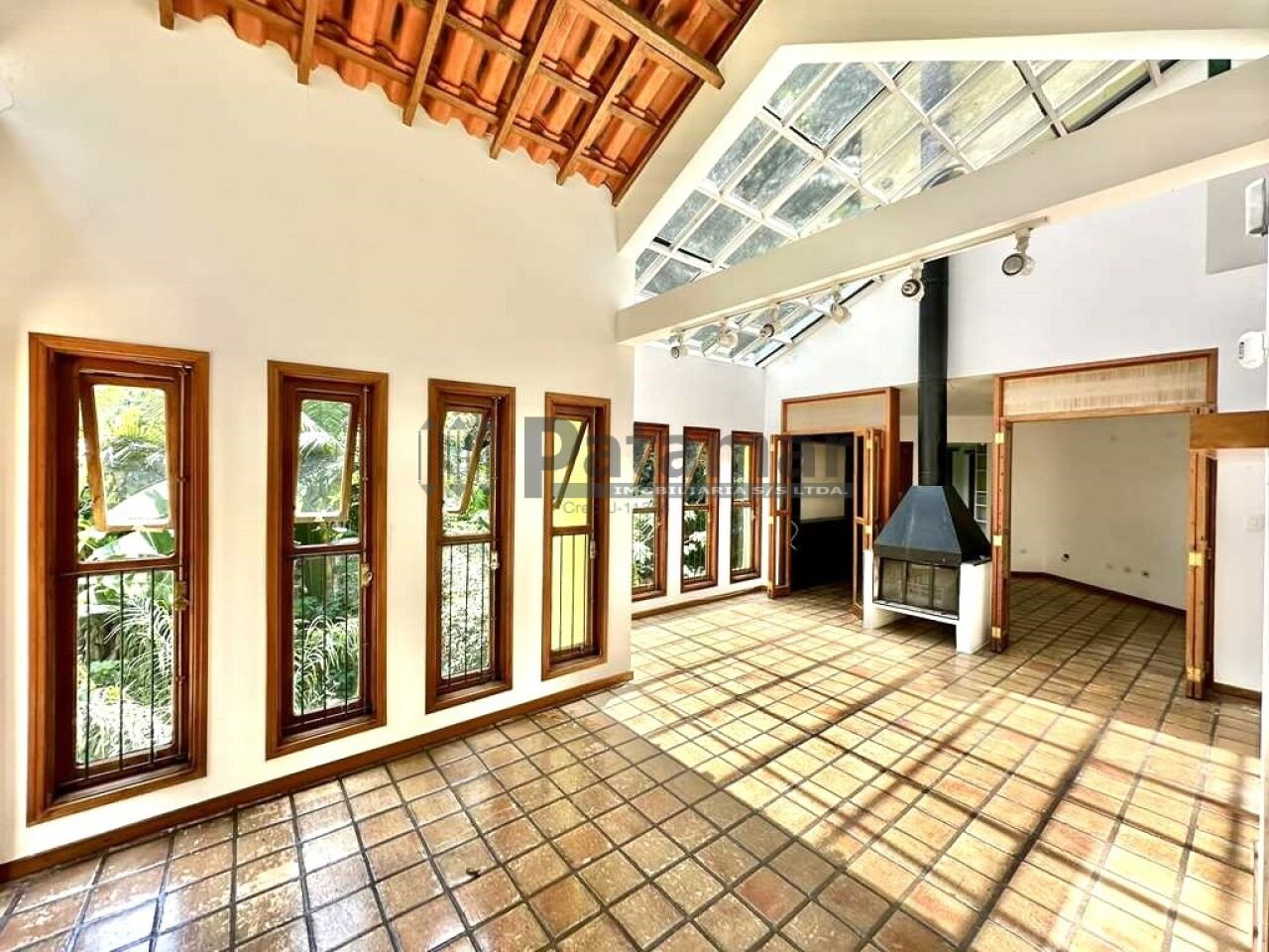 Casa em Condomínio para Venda - Condomínio Iolanda