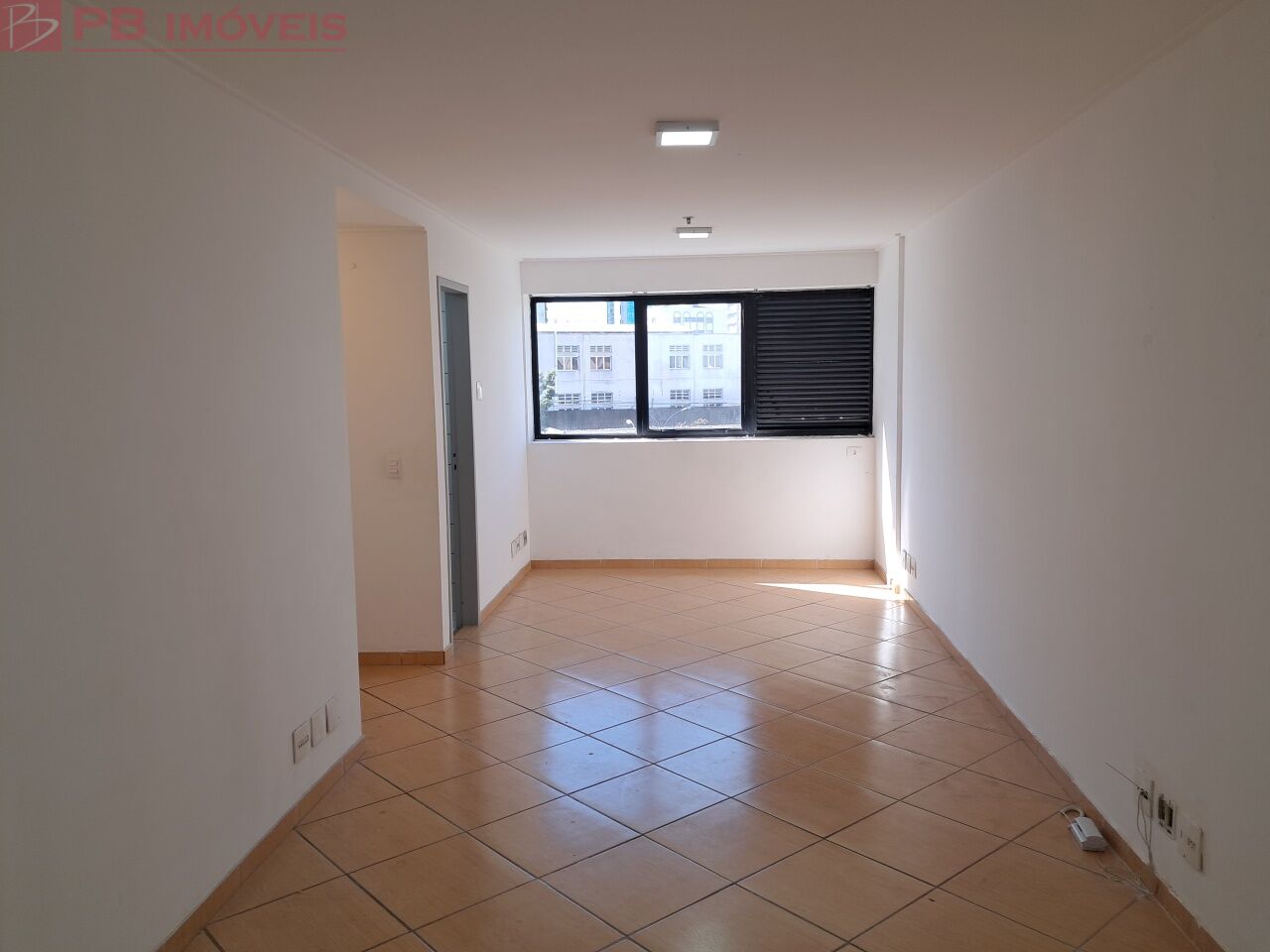 VENDE-SE CONJUNTO COMERCIAL AO LADO DO METRÔ VILA MARIANA