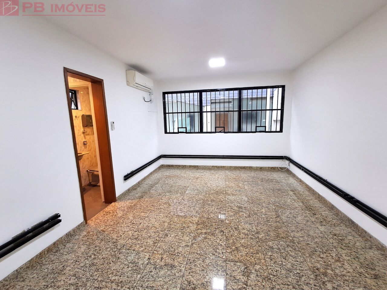 ALUGA-SE CONJUNTO COMERCIAL próximo à Estação Ana Rosa do metrô.