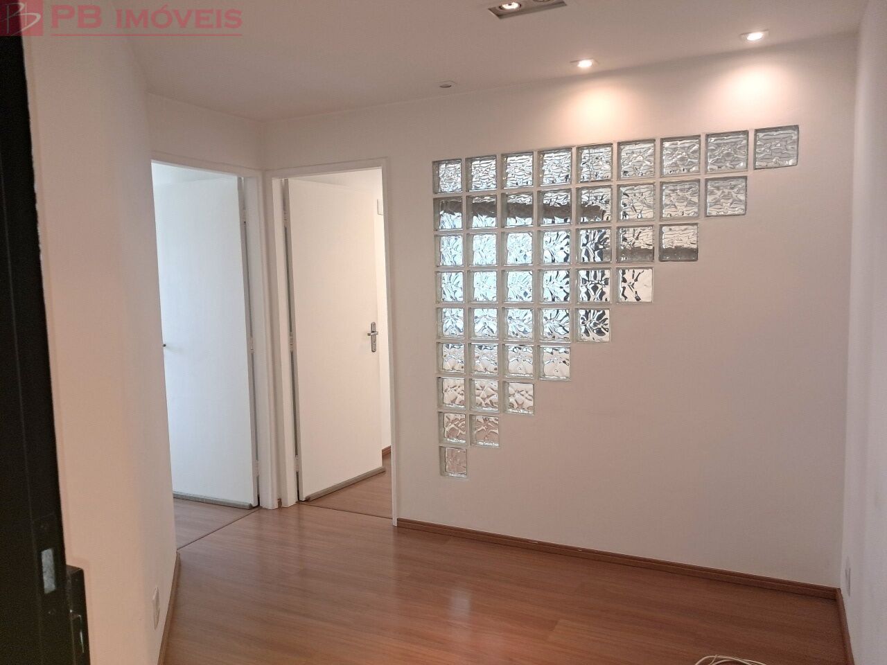 Aluga-se conjunto comercial em Moema próximo ao Shopping Ibirapuera.