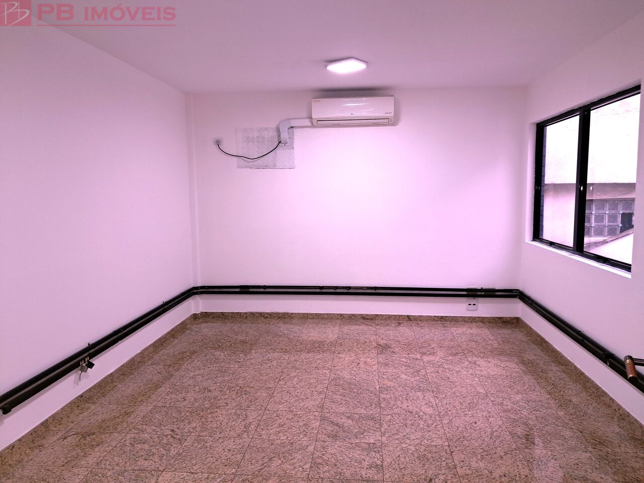 ALUGA-SE CONJUNTO COMERCIAL próximo à Estação Ana Rosa do metrô.