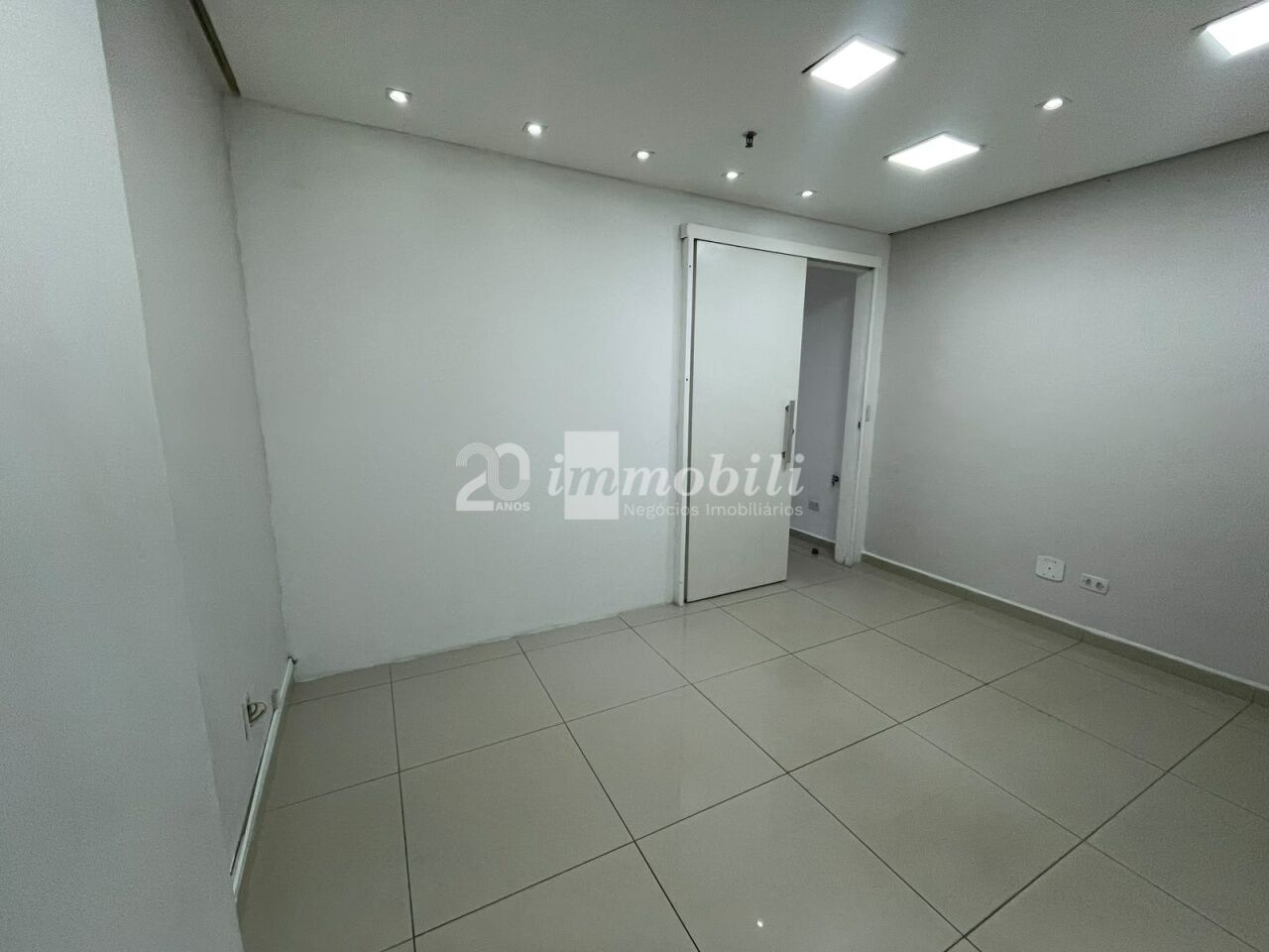 Conj. Comercial para Venda - SANTA CECÍLIA
