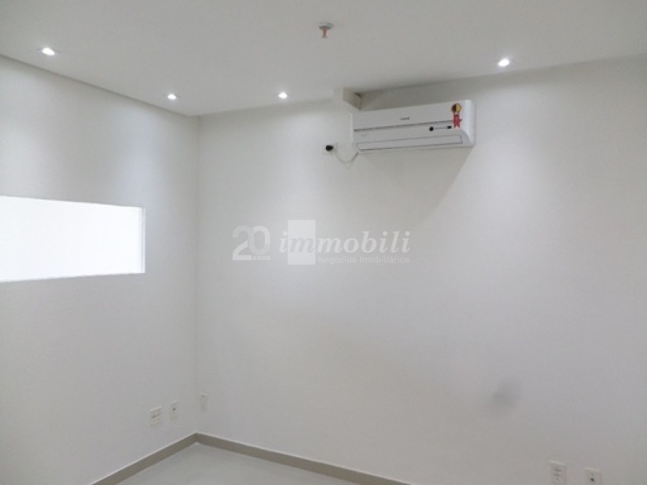 Conj. Comercial para Venda - ÁGUA BRANCA