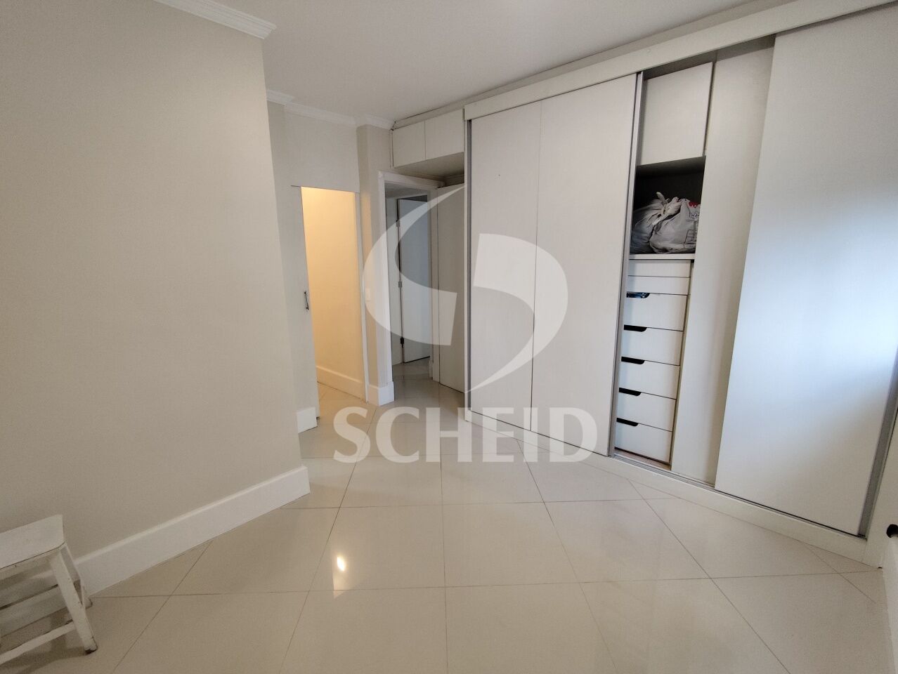 Suite 2
