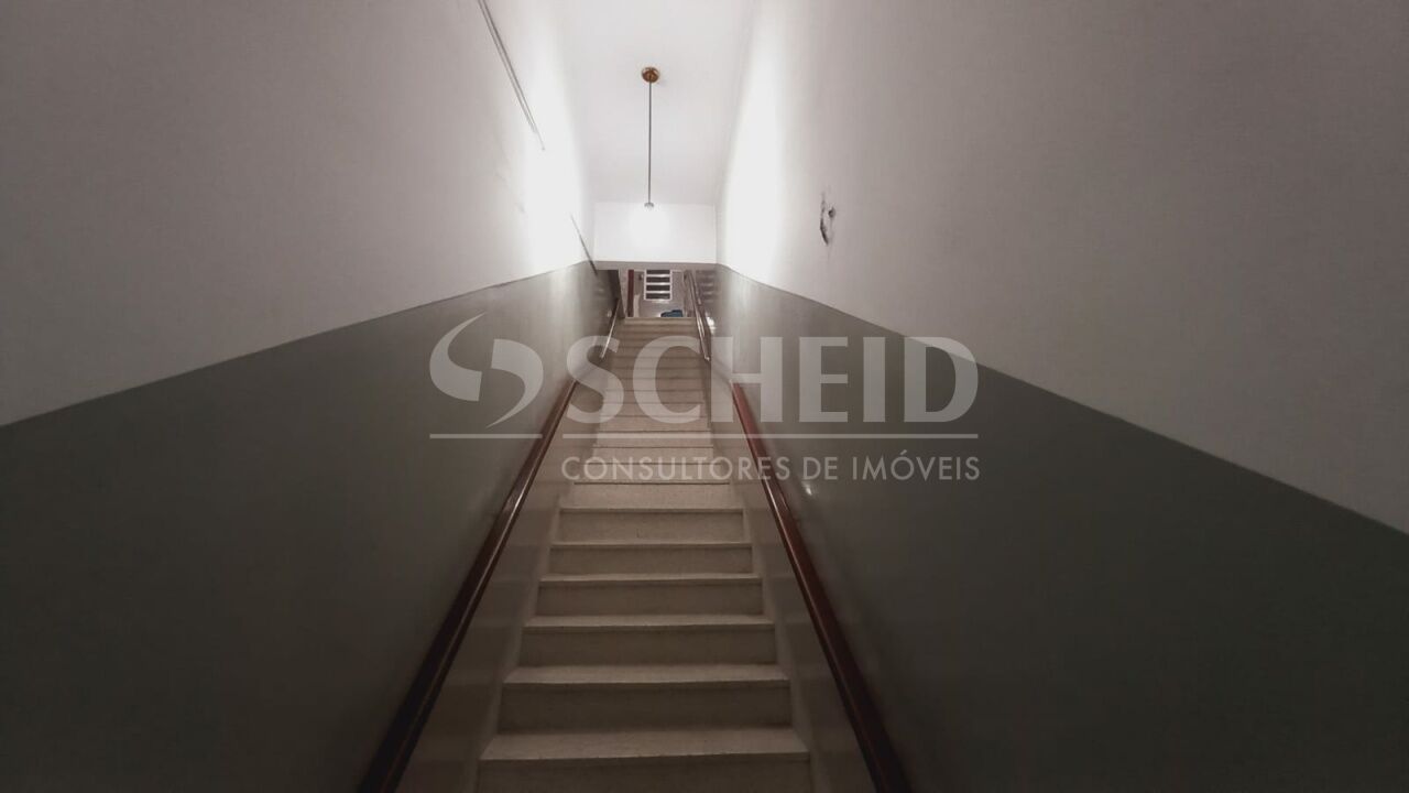 Escada de entrada e saída