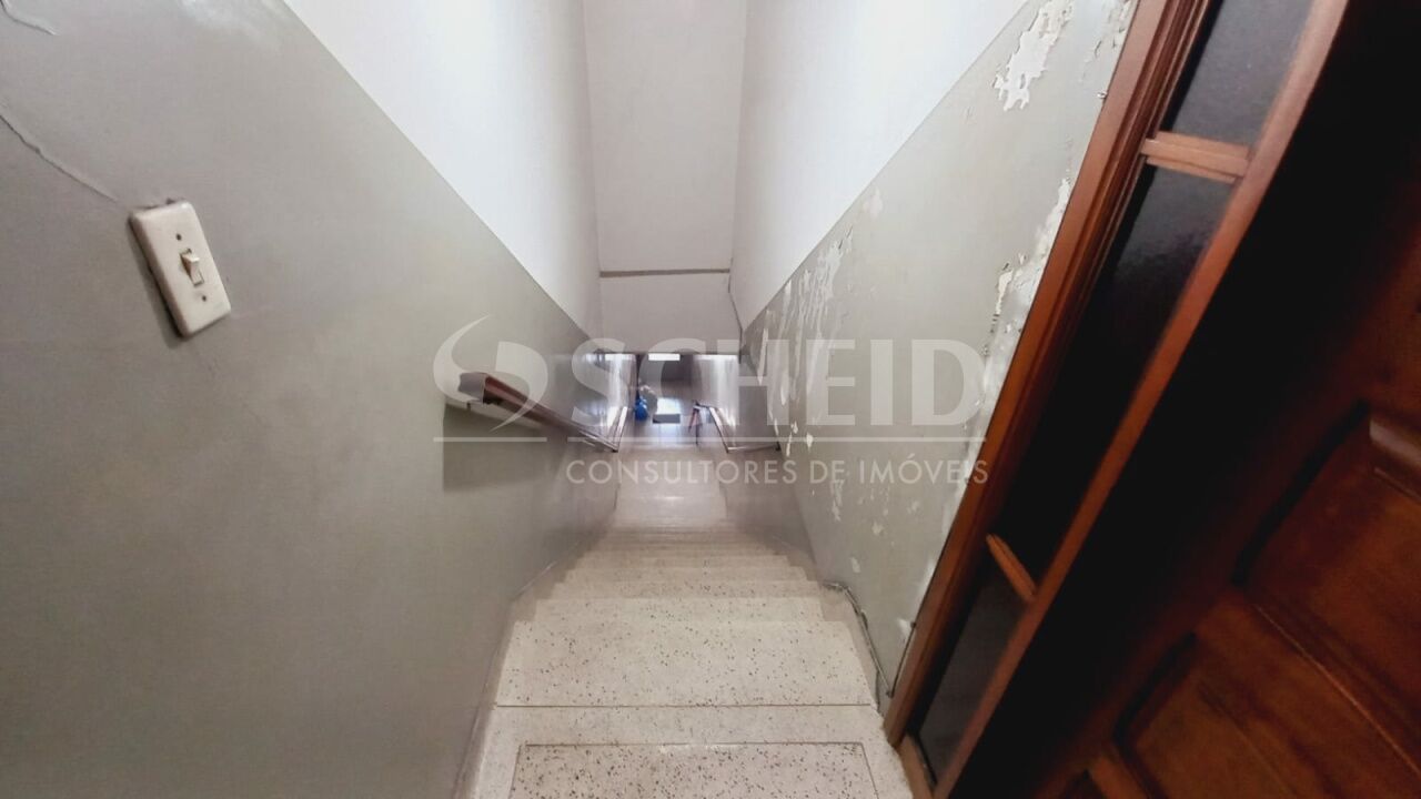 Escada de entrada e saída