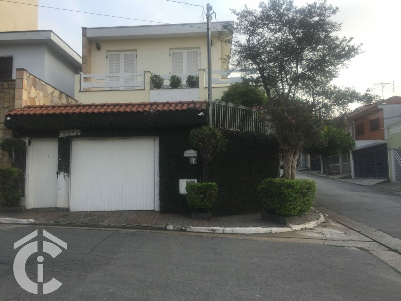Sobrado para Venda - JARDIM TERESA