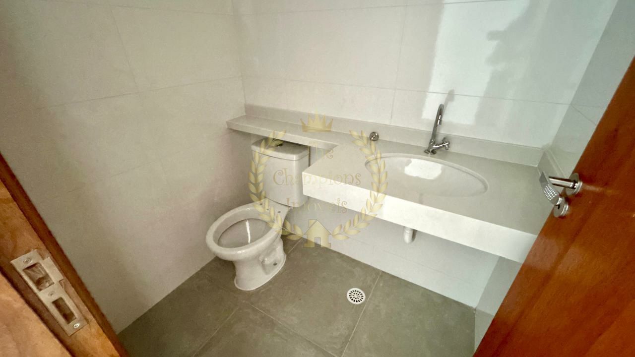 Sobrado em Vila Constança