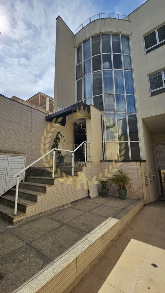 Prédio em Vila Paiva