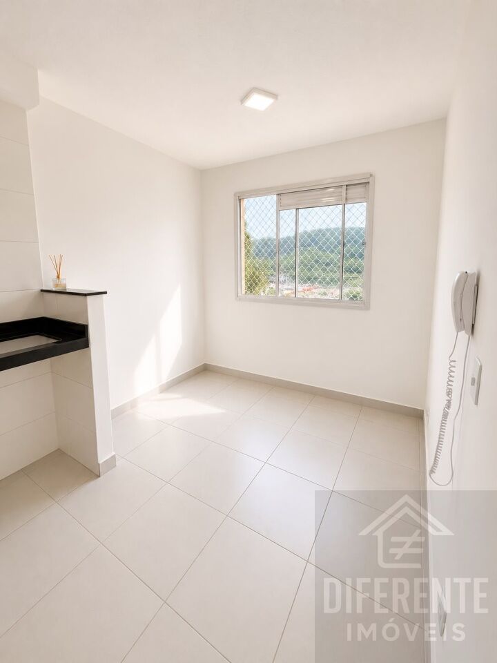 Apartamento para Venda - Colônia Zona Leste