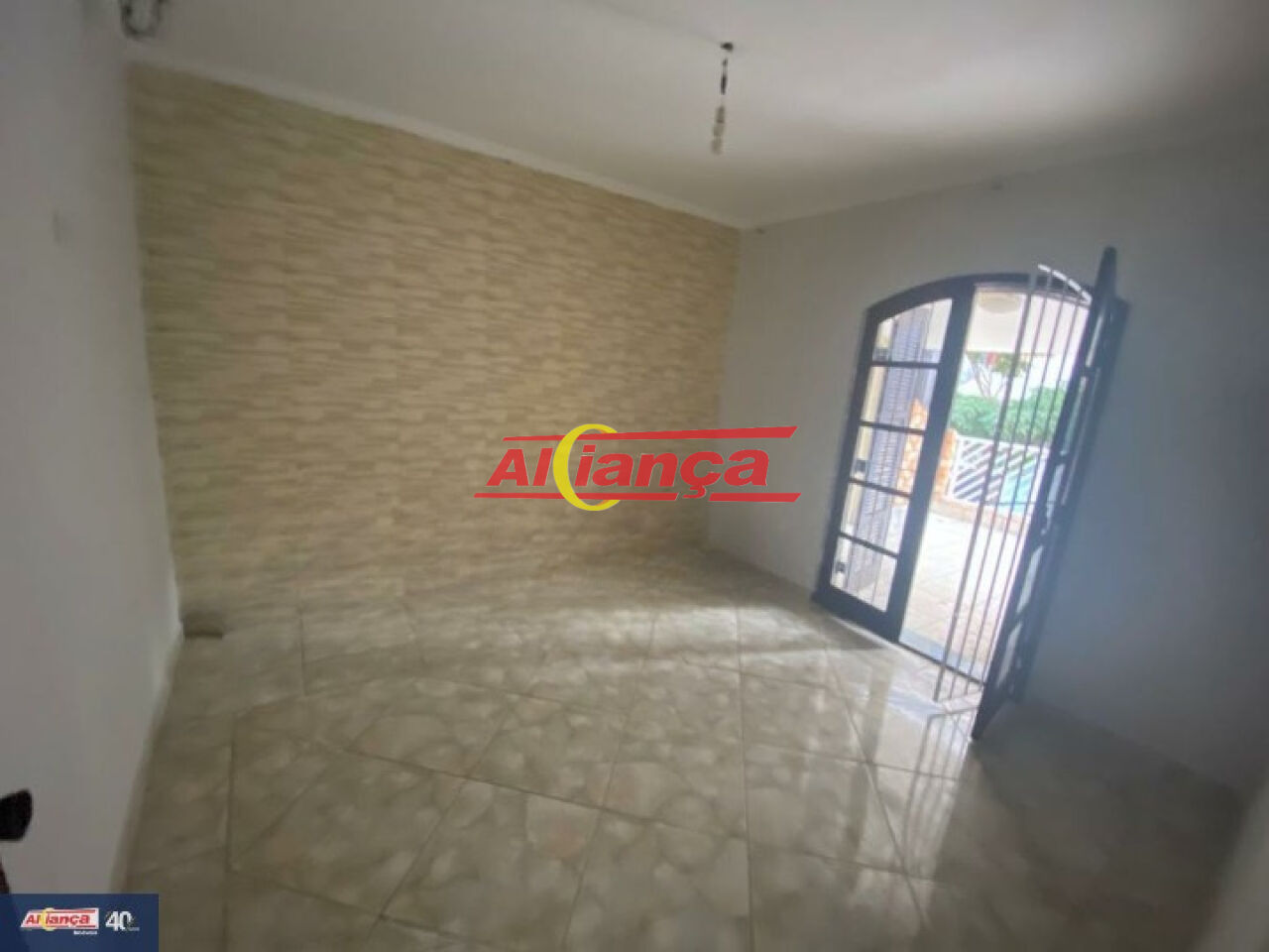 Foto 1 de Casa, para Locação, em Jardim Flor da Montanha, Guarulhos - Ref AI32714