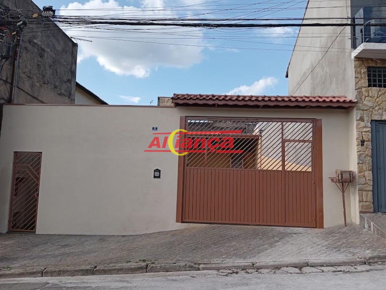 Foto 1 de Casa, para Locação, em Cocaia, Guarulhos - Ref AI37535